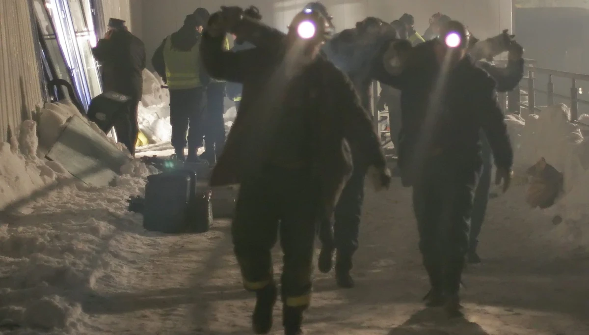 To była największa w historii Polski katastrofa budowlana. Zginęło 65 osób, a ponad 140 było rannych. 28 stycznia 2006 roku runął dach hali targowej na terenie MTK na granicy Katowic i Chorzowa. Trwała tam doroczna wystawa gołębi pocztowych. Dla wielu poszkodowanych i bliskich ofiar to ciągle żywe wspomnienie. Część z nich wciąż domaga się zadośćuczynień i uznania odpowiedzialności za katastrofę Skarbu Państwa. Proces karny ws. katastrofy toczy się przed katowickim sądem i jest szansa, że zakończy się w marcu. O przyczynienie się do tragedii prokuratura oskarżyła m.in. projektantów hali i byłych szefów MTK.