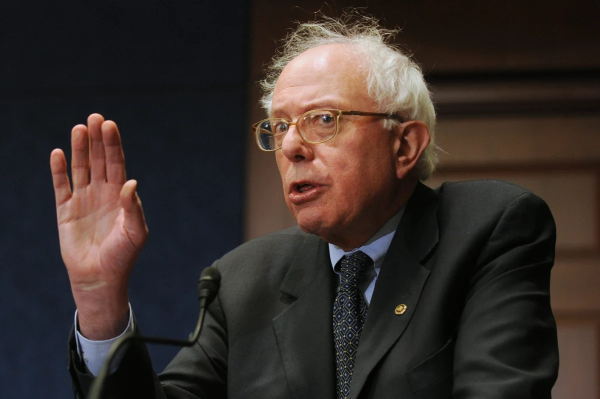 Ponad sześciotysięczna gmina Słopnice w Małopolsce trzyma kciuki za jednego z kandydatów na fotel prezydenta Stanów Zjednoczonych. Chodzi o Berniego Sandersa. Jego ojciec urodził się w Słopnicach i w wieku 17 lat wyemigrował do USA. Sanders w zmaganiach o nominację Partii Demokratycznej depcze po piętach samej Hilary Clinton.