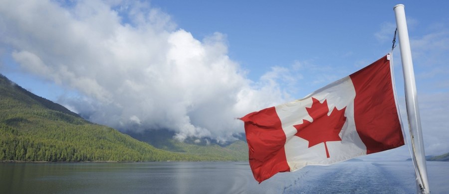 Kanadyjski rząd chce wprowadzić zmiany w słowach hymnu tego kraju "O Canada", aby zrównać kobiety i mężczyzn. Projekt ustawy dotyczący zmiany treści przedstawił Mauril Belanger z Partii Liberalnej Kanady (LPC).