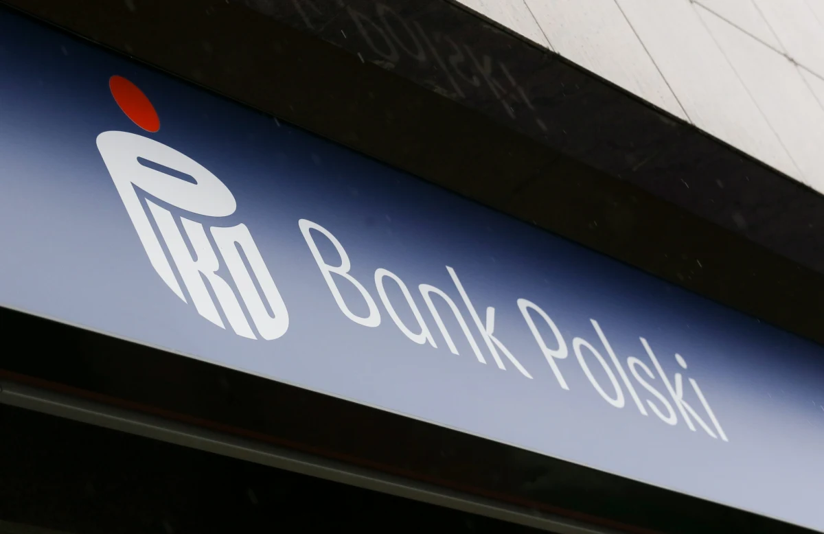 Minister Skarbu Państwa zapowiada dymisje w PKO BP, po tym jak bank ogłosił podwyżki opłat. Pracę mają stracić niektórzy członkowie rady nadzorczej największego polskiego banku.