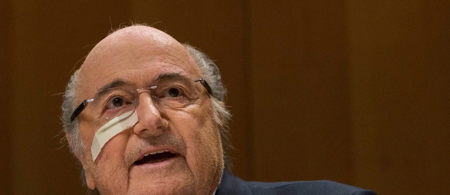 Zawieszony na osiem lat były prezydent Międzynarodowej Federacji Piłkarskiej (FIFA) Sepp Blatter chce uczestniczyć w zaplanowanym na 26 lutego kongresie wyborczym - potwierdził jego rzecznik Thomas Renggli. "Pan Blatter powinien uczestniczyć w obradach, jest bowiem osobą nadal posiadającą uprawniający go do tego mandat. A tylko - zgodnie z przepisami - kongres może podjąć decyzję o jego anulowaniu" - poinformował.