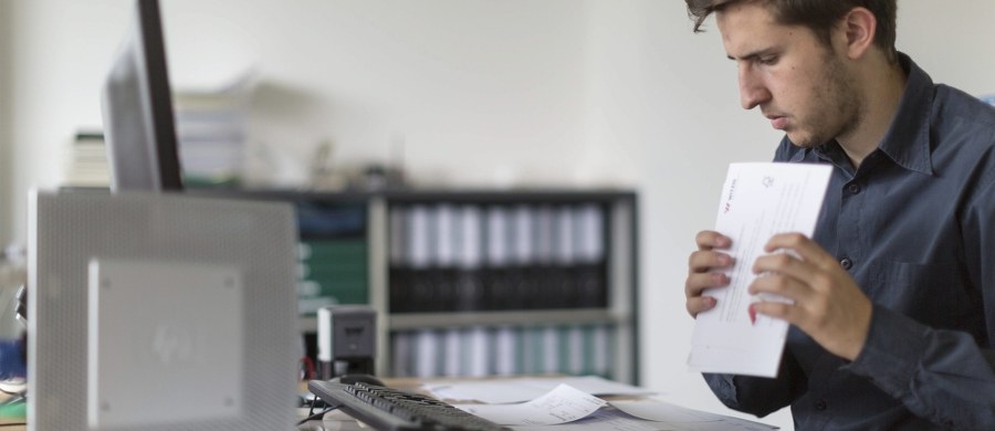 Do końca tego tygodnia pracownicy administracji objęci zmienioną ustawą o służbie cywilnej mają dowiedzieć się, czy dostaną wypowiedzenia. Tak - jak ustalił nasz reporter - zakończyło się spotkanie szefowej kancelarii premiera Beaty Kempy z dyrektorami generalnymi ministerstw i najważniejszych agend rządowych. Pracę może stracić nawet półtora tysiąca osób.