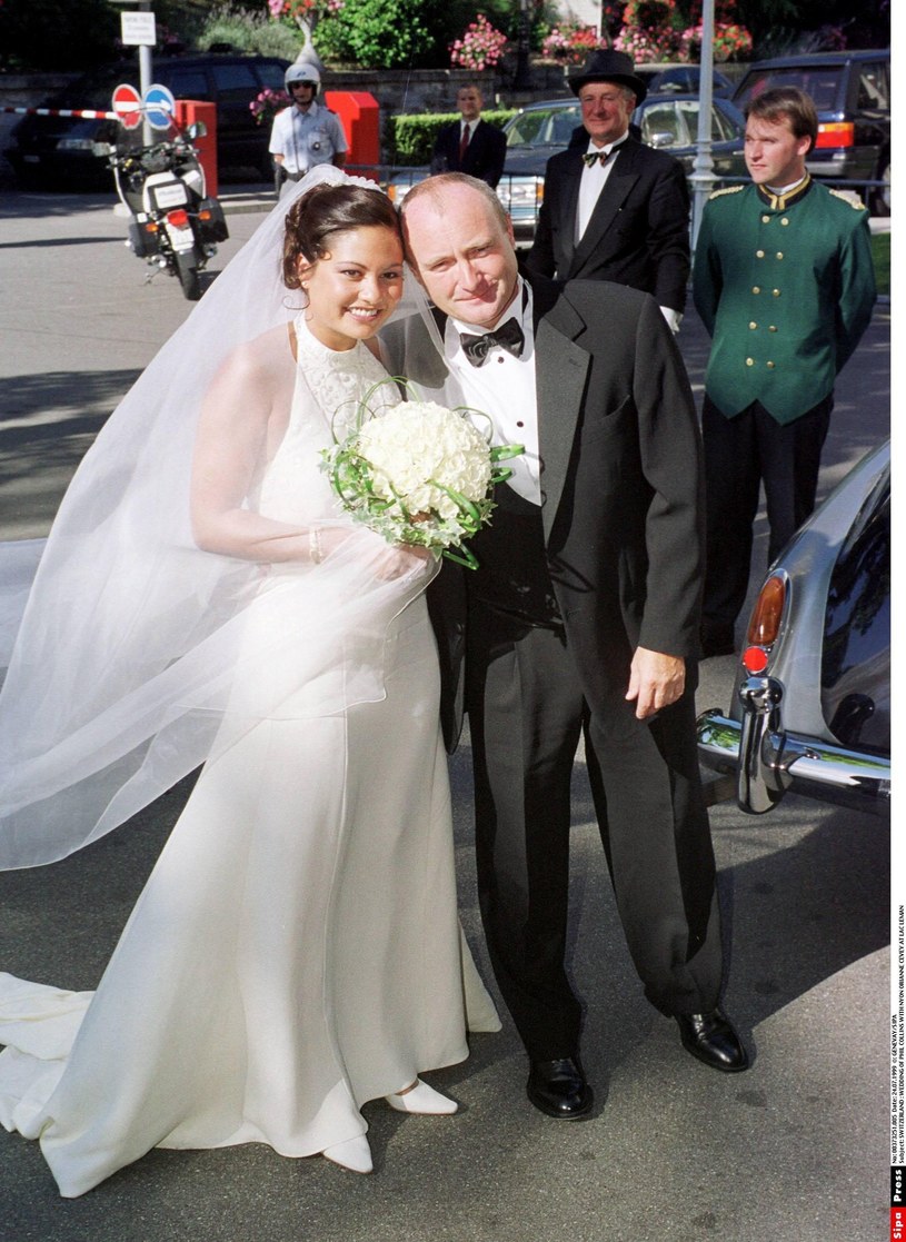 Pod koniec 2015 roku Phil Collins powrócił do trzeciej żony, z którą rozwiódł się w 2008 r. 