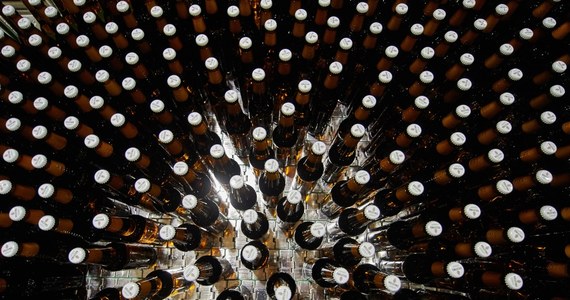 Czesi, którzy piją najwięcej piwa na świecie, wkrótce będą mieć powód, żeby pić... jeszcze więcej. Minister finansów Andrej Babisz zaproponował obniżenie podatku VAT na piwo beczkowe o ponad połowę - z 21 proc. do 10 proc.