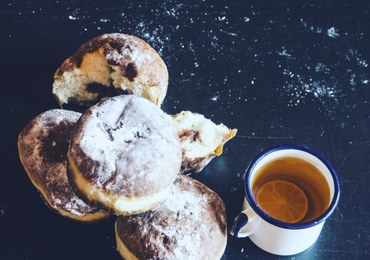 Dziś tłusty czwartek: Sprawdź przepis na puszyste pączki!
