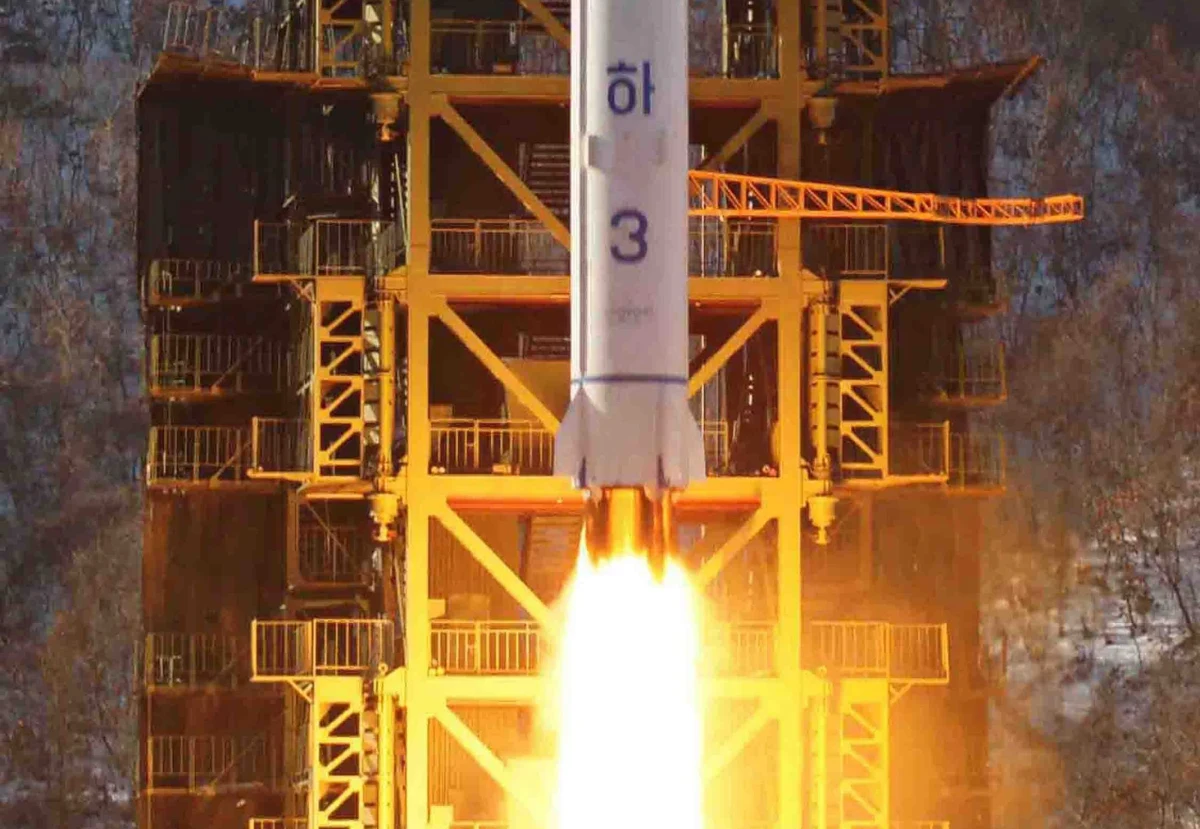 Amerykańska armia czujnie obserwuje rakietowe i nuklearne programy Korei Północnej i nieustannie zwiększa swoją obronę przeciw ewentualnym atakom Pjongjangu - oświadczył minister obrony USA Ash Carter.