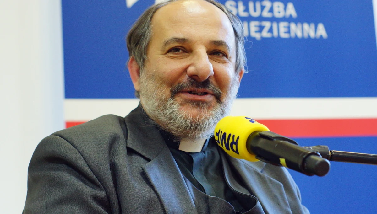 "Ukraina jest z nami związana, trzeba pomagać, natomiast nie można robić idiotyzmów. Przerzucanie tam pieniędzy - choćby ostatnia decyzja władz, że pożyczamy, a trzeba powiedzieć, że darujemy" - mówi Gość Krzysztofa Ziemca w RMF FM, publicysta i społecznik ks. Tadeusz Isakowicz-Zaleski. "PiS od PO niewiele się w tej sprawie różni. Oni żyją teoriami utopijnymi Międzymorza, że jakoby wszyscy między Bałtykiem a Morzem Czarnym pod sztandarem Polski chcą się zjednoczyć" - komentuje ks. Isakowicz-Zaleski i dodaje: "Nie tylko nie chcą się zjednoczyć, ale już tym bardziej pod polskim sztandarem, bo są silne nastroje antypolskie". Uchodźcy? Zdaniem gościa RMF FM, rządy popełniają ogromny błąd u podstaw, jeśli chodzi o rozdzielenie uchodźców od imigrantów ekonomicznych. "Społeczność muzułmańska ma to do siebie - nie tylko w Niemczech, w innych krajach - że jest ich parę procent i oni próbują narzucić swoje prawa. Na to nie ma zgody. Tutaj też tkwi konflikt ogromny" - zaznacza ks. Isakowicz-Zaleski.