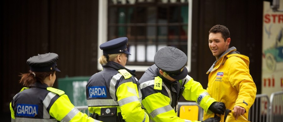 Jedna osoba zginęła, a dwie zostały ranne podczas ceremonii ważenia bokserów w hotelu Regency w Dublinie. Ogień do kibiców otworzyło trzech uzbrojonych mężczyzn - poinformowała irlandzka policja.