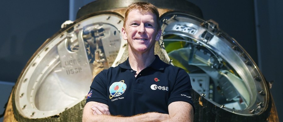 Brytyjski astronauta Tim Peake obejrzy inauguracyjny mecz 17. edycji Pucharu Sześciu Narodów w rugby pomiędzy reprezentacjami Szkocji i Anglii w... kosmosie. Transmisję na międzynarodową stację (ISS) zapewni współpraca BBC z Europejską Agencją Kosmiczną.