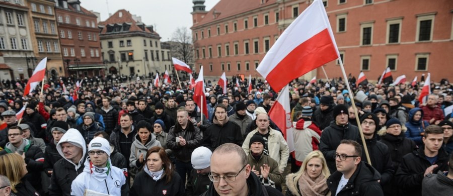 Manifestacja "Przeciw islamizacji Europy", zorganizowana przez Ruch Narodowy i Młodzież Wszechpolską, odbyła się w Warszawie. Jej uczestnicy domagali się "powstrzymania fali najazdu imigrantów z obcych kręgów kulturowych". 