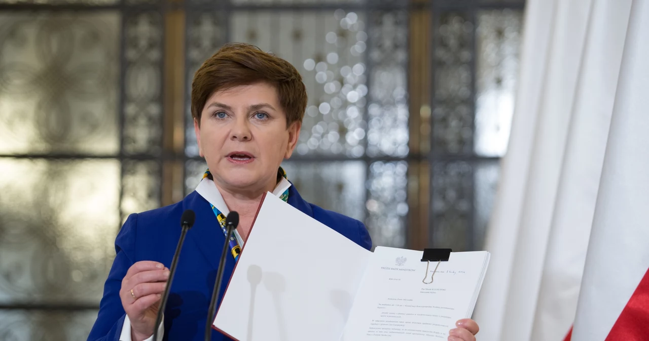 Beata Szydło prezentuje projekt "Rodzina 500+"