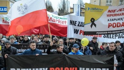 Polscy sklepikarze chcieli rozmawiać o podatku handlowym. Nikt z rządu się nie pojawił