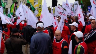 Masówki w kopalniach. Związkowcy są przeciwni obniżce wynagrodzeń górników