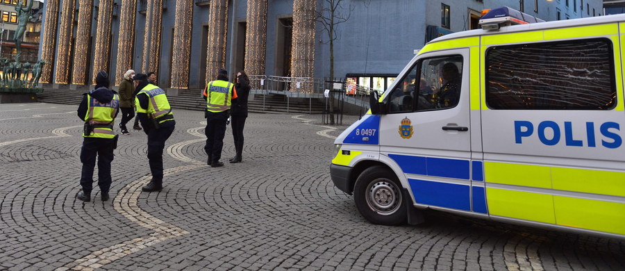 Sąd w Soedertoern pod Sztokholmem zdecydował w czwartek o aresztowaniu na dwa tygodnie dwóch Polaków oraz jednego Ukraińca podejrzanych o przygotowywanie ataku na ośrodek dla uchodźców w Nynaeshamn.