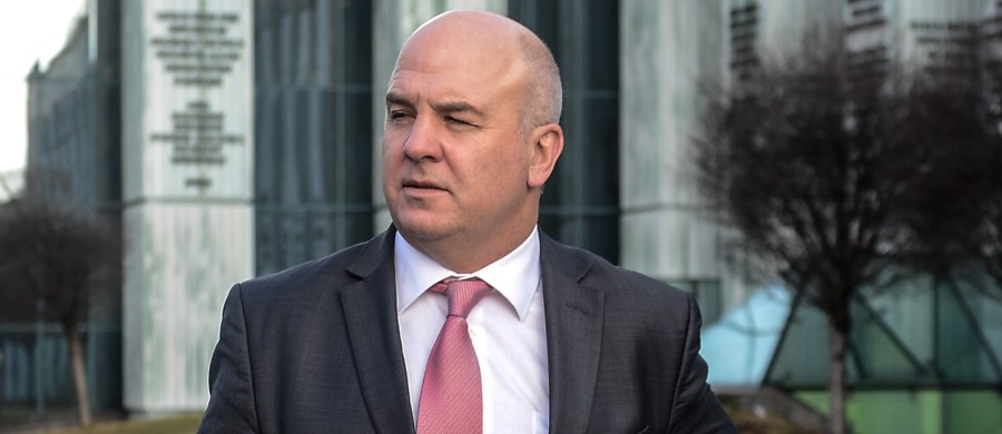 Do "zwolnienia tempa" stanowienia prawa i prowadzenia szerszych konsultacji społecznych wezwał polskie władze Komisarz Praw Człowieka Rady Europy Nils Muiznieks. Za najbardziej palący z punktu widzenia ochrony praw człowieka w Polsce uznał kryzys wokół Trybunału Konstytucyjnego.