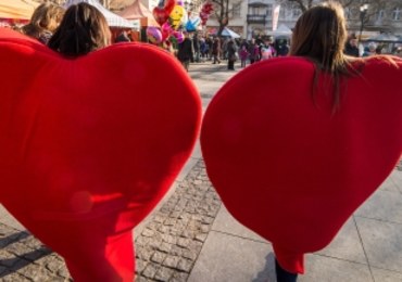 Coraz chętniej świętujemy walentynki. I na tym zarabiamy