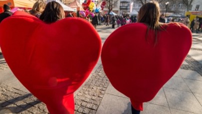 Coraz chętniej świętujemy walentynki. I na tym zarabiamy