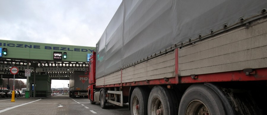 W przyszłym tygodniu w Moskwie ma dojść do kolejnych polsko-rosyjskich rozmów w sprawie kryzysu dotyczącego przewozów ciężarowych. Taką informację przekazują Rosjanie - polska strona nie ma jeszcze potwierdzenia terminu.