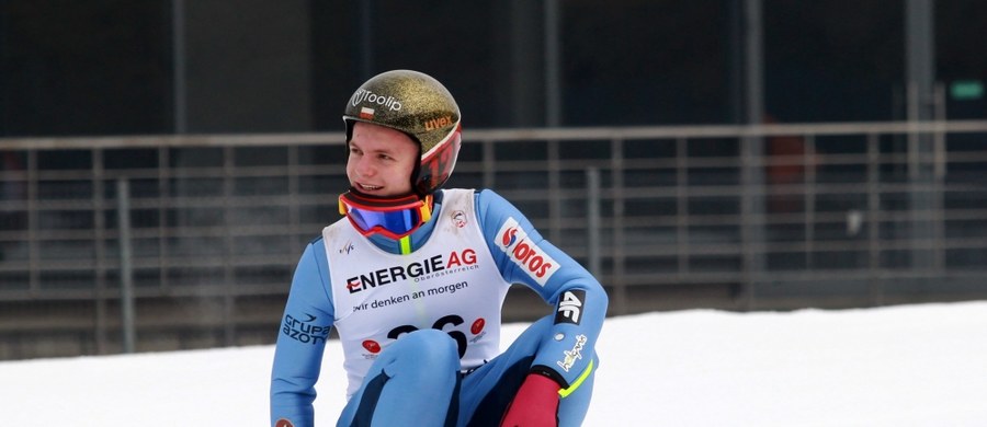 Jan Ziobro zajął trzecie miejsce w drugim dniu zawodów Pucharu Kontynentalnego w skokach narciarskich w Zakopanem. Podobnie jak w sobotę, zwyciężył Austriak Ulrich Wohlgenannt.