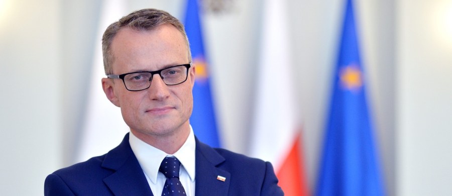 Szef Biura Bezpieczeństwa Narodowego zapowiada, że polskie F16 są gotowe, by patrolować obszary objęte konfliktem w Syrii. Co to oznacza dla Polski? Jak będzie wyglądało włączenie się Polski w działania przeciwko Państwu Islamskiemu? "Wstępnie mówiliśmy o działaniach rozpoznawczych, wstępnie mówiliśmy o działaniach szkoleniowych" - mówi szef MON. Czy Polska może stać się celem ataków terrorystycznych? Jak dalej będzie wyglądała Narodowa Rada Rozwoju? Ostatnio z członkostwa zrezygnował prof. Ryszard Bugaj, który prawdopodobnie nie będzie ostatnim z odchodzących. Co na to prezydent? We wtorek gościem Konrada Piaseckiego w Kontrwywiadzie RMF FM będzie dyrektor biura prasowego Kancelarii Prezydenta RP Marek Magierowski.