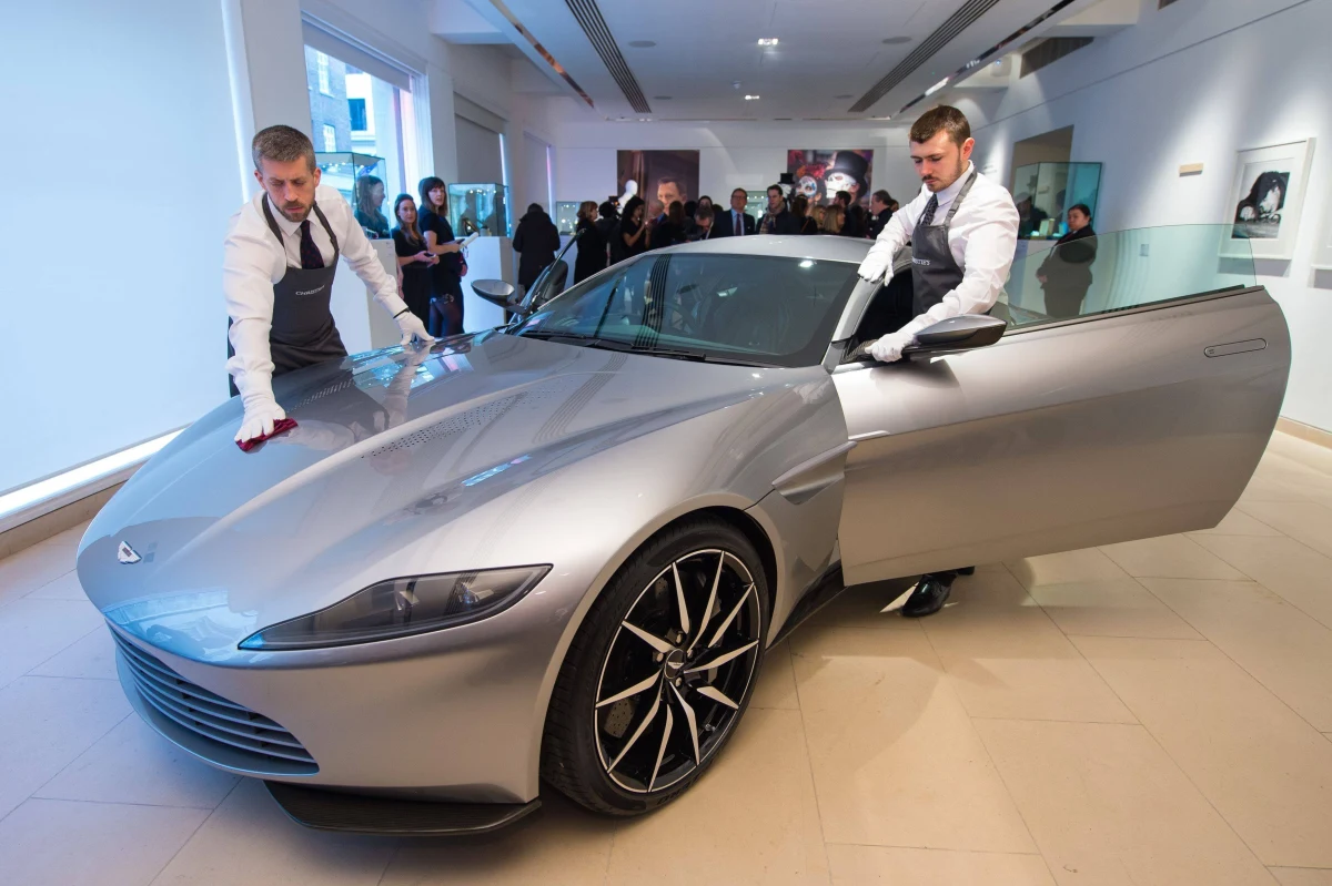 Rusza wielka, internetowa aukcja gadżetów z ostatniego filmu o Jamesie Bondzie. Zorganizowano ją z okazji wydania "Spectre" na DVD i Blue Rayu. Będzie można licytować 24 przedmioty, ponieważ jest to 24. z kolei odcinek przygód Agenta 007. 