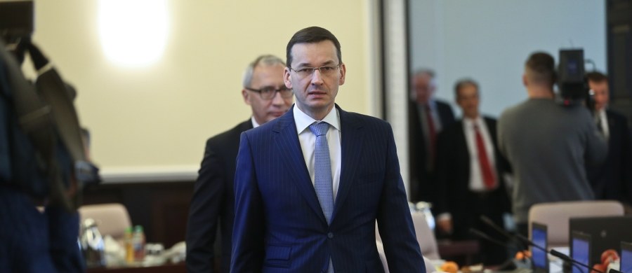 "​Za 15 lat średnie zarobki Polaków powinny dogonić średnią unijną" - tak obiecuje wicepremier Mateusz Morawiecki po prezentacji swojego planu odpowiedzialnego rozwoju. Wsparcie eksportu, reindustrializacja, ale także rozwój innowacyjnych firm. Drony, leki i promy - to część z przygotowanych programów dla wsparcia firm, które mogą zająć ważne gospodarcze nisze na świecie - zapowiada Morawiecki w rozmowie z reporterem RMF FM Mariuszem Piekarskim.