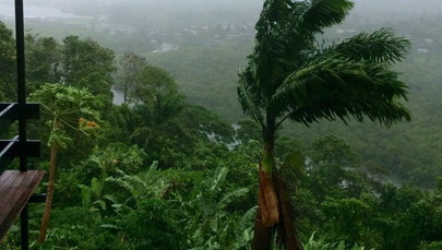 Najpotężniejszy cyklon w historii uderzył w Fidżi. Wiatr wiał z prędkością 325 km/h