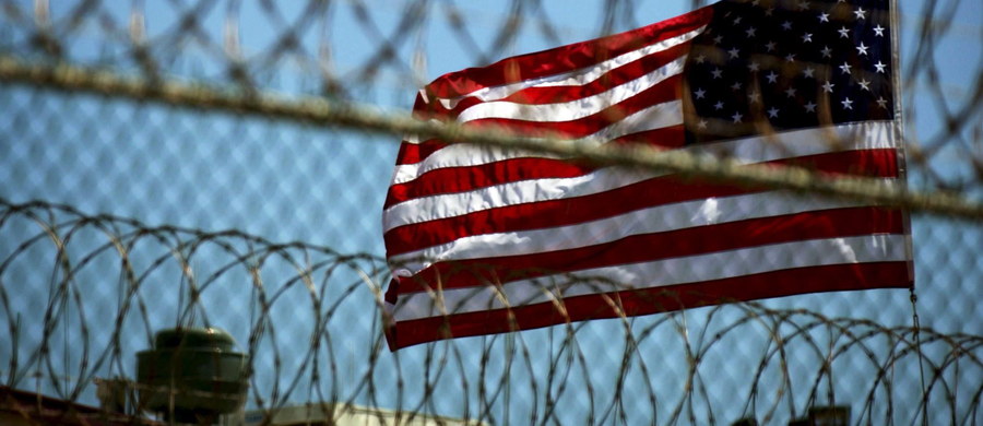 Biały Dom ogłasza plan zamknięcia więzienia w bazie w Guantanamo na Kubie. 50 więźniów, podejrzewanych o terroryzm, których nie można wypuścić na wolność, miałoby trafić do 13 więzień w Stanach Zjednoczonych. To na razie projekt Barack Obamy, który został przesłany do Kongresu. Na pewno spotka się ze sprzeciwem Republikanów.