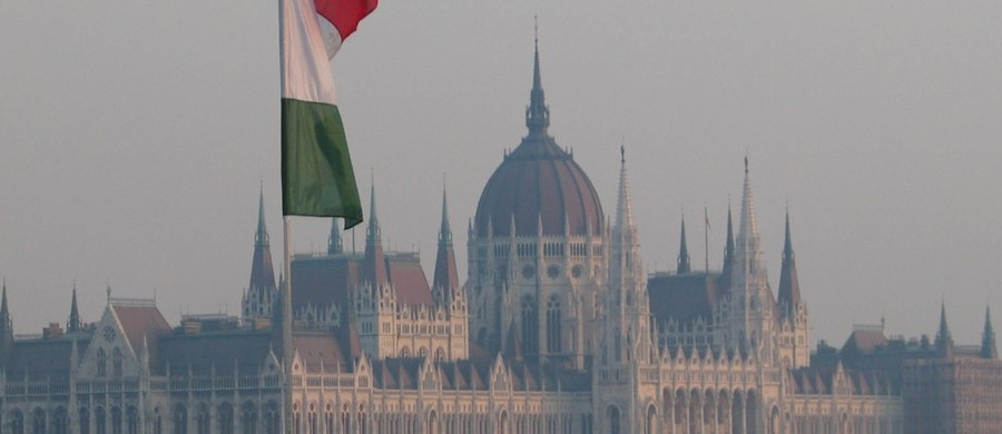 Węgierskie partie opozycyjne i organizacje broniące praw człowieka poinformowały, że prawicowy rząd Wiktora Orbana praktycznie uniemożliwia im inicjowanie referendów w sprawach, na które władze nie patrzą przychylnie.