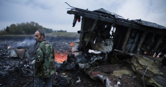 Czternastu rosyjskich żołnierzy odpowiedzialnych za zestrzelenie malezyjskiego Boeinga nad Ukrainą zostało zidentyfikowanych przez niezależną grupę ekspertów i dziennikarzy Bellingcat. To nowa wersja raportu przygotowanego w grudniu ubiegłego roku i przekazanego holenderskim władzom. 
