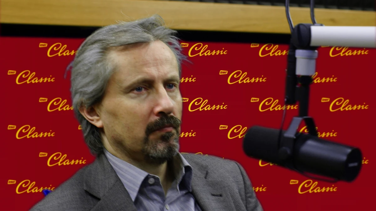 "PiS, tak, jak inne formacje, złożyło różne obietnice, w tym kilka strategicznych, które urosły do rangi symboli. Były to głównie obietnice o charakterze socjalnym. Żaden rząd kierujący się pragmatyką wyborcza, nie będzie spełniał takich obietnic na raz"- mówi o 100 dniach rządu, gość "Dania do Myślenia" w RMF Classic, politolog z Instytutu Nauk Politycznych UW, Rafał Chwedoruk. Jego zdaniem "gdyby to wszystko próbowano w 100 dni wcielić, to trzeba by mieć genialny klub parlamentarny i najlepszych legislatorów na świecie". Chwedoruk dodaje, że "gdyby politycy dotrzymywali tego, co obiecali, to frekwencja wyborcza wynosiłaby 90 proc". "Żyjemy w społeczeństwie, gdzie jeden na pięciu obywateli wierzy politykom"-  mówi politolog.