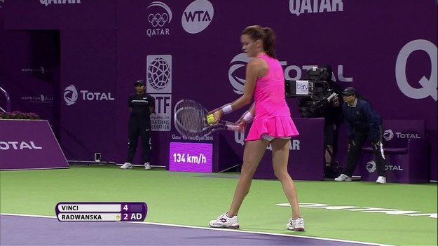 Agnieszka Radwańska po raz piąty w karierze awansowała do półfinału turnieju w WTA w Dausze. Rozstawiona z "trójką" Polka w ćwierćfinale wygrała z Włoszką Robertą Vinci 3:6, 6:2, 6:3.