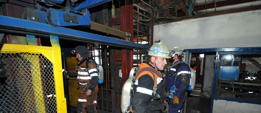 Do czterech wzrosła liczba górników, którzy zginęli w katastrofie w kopalni węgla kamiennego Siewiernaja w Workucie, w Republice Komi na północy Rosji. 26 górników uznano za zaginionych. 