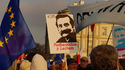 Manifestacja KOD-u w obronie Lecha Wałęsy. Ratusz: 80 tysięcy ludzi, policja: 15 tysięcy