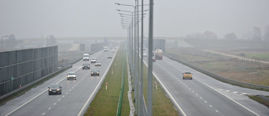 We wtorek od godziny 6 rano zmienią się stawki za przejazd płatnymi odcinkami autostrady A2 między Nowym Tomyślem a Koninem (Wielkopolskie). Motocykle i samochody osobowe zapłacą za przejazd trasą 54 zł - 3 zł więcej niż dotąd.