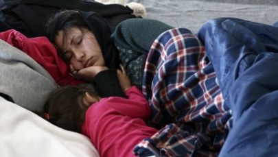 200 tys. migrantów może utknąć w Grecji z powodu zaostrzonych kontroli granicznych UE