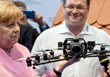 Angela Merkel: Nie zmienię polityki wobec imigrantów