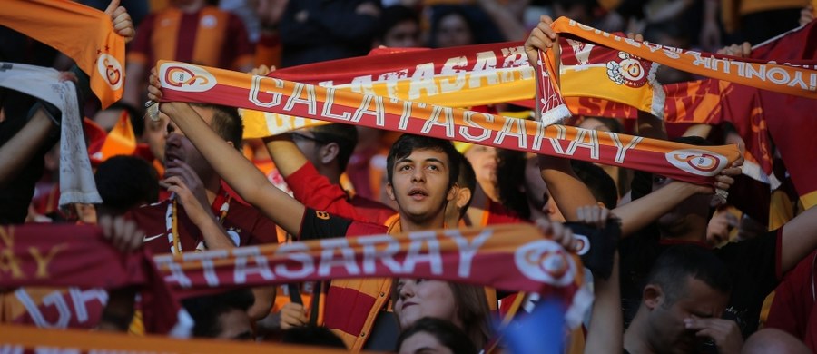 Galatasaray Stambuł został zawieszony i wykluczony ze wszystkich międzynarodowych rozgrywek. Taką decyzję podjęła Europejska Unia Piłkarska (UEFA) w związku z nieprawidłowościami finansowymi tureckiego klubu.