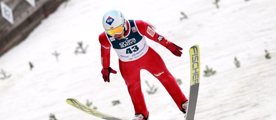 Kamil Stoch uzyskał 132,5 m i zajął drugie miejsce w kwalifikacjach do piątkowego konkursu Pucharach Świata w skokach narciarskich na skoczni im. Adama Małysza w Wiśle-Malince. Zwyciężył Czech Roman Koudelka, który skoczył 132,5 m. Awans wywalczyło dziewięciu Polaków.