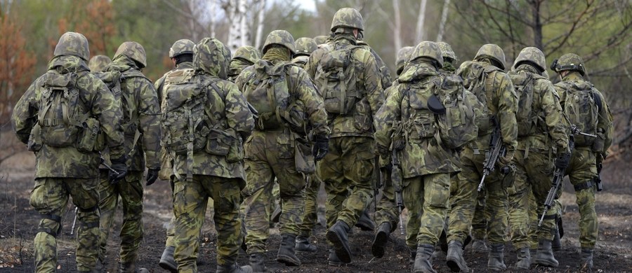 W polskiej armii rozpoczęła się czystka - podaje rządowa telewizja "Rossija 24". Media w Rosji cytują informacje podane przez RMF FM o exodusie generałów z Dowództwa Generalnego Rodzajów Sił Zbrojnych. 