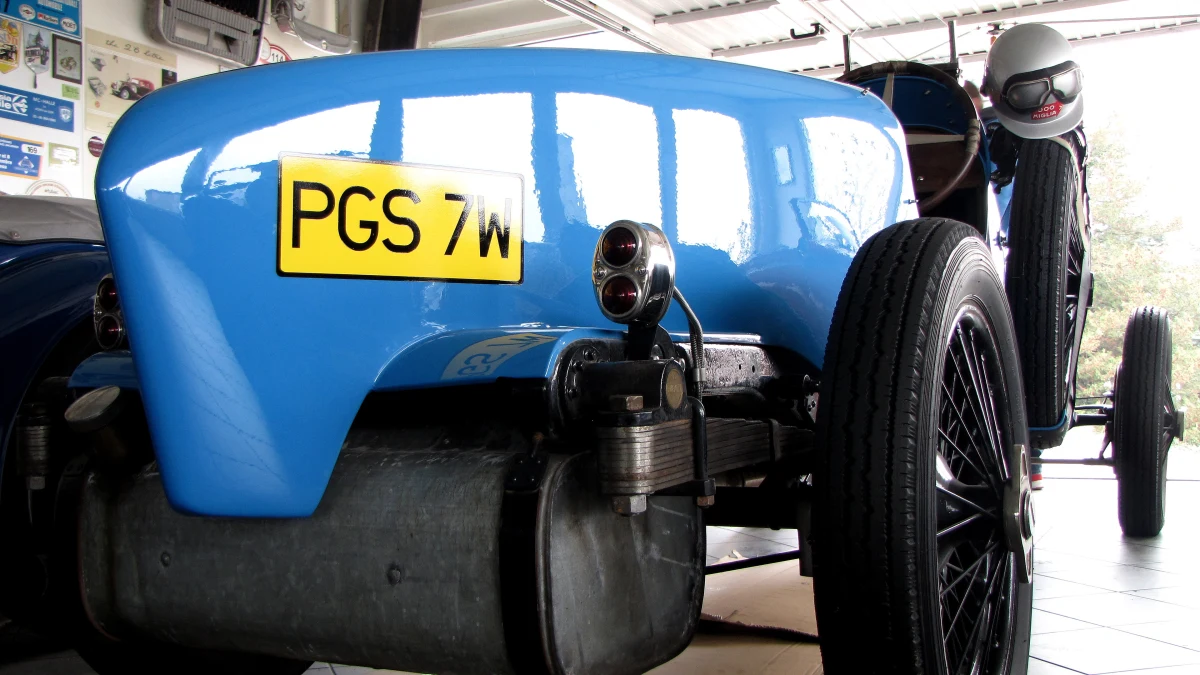 Dzisiejszy Gostyń to przede wszystkim miasto sportu. Tu urodził się późniejszy król strzelców igrzysk olimpijskich w Barcelonie i utytułowany reprezentant Polski Andrzej Juskowiak. Pierwsze treningi i piłkarskie lata spędził w tutejszym klubie "Kania". Przygodę ze sportem motorowym rozpoczynał tu z kolei kierowca wyścigowy Kuba Giermaziak. Na gostyńskim torze rozgrywane są kartingowe mistrzostwa Polski, a kiedyś jeździł na nim też Robert Kubica. Jeszcze szybsze, ale dużo starsze i nietypowe samochody można zobaczyć w Auto-Muzeum. Eksponaty pochodzą z prywatnych zbiorów rodziny Pedów.