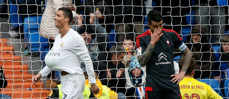 ​Real Madryt pokonał Celtę Vigo 7:1, a Cristiano Ronaldo zdobył cztery gole i objął prowadzenie w klasyfikacji strzelców hiszpańskiej ekstraklasy piłkarskiej. W tabeli "Królewscy" jednak nadal zajmują trzecią lokatę, za Barceloną i lokalnym rywalem - Atletico.