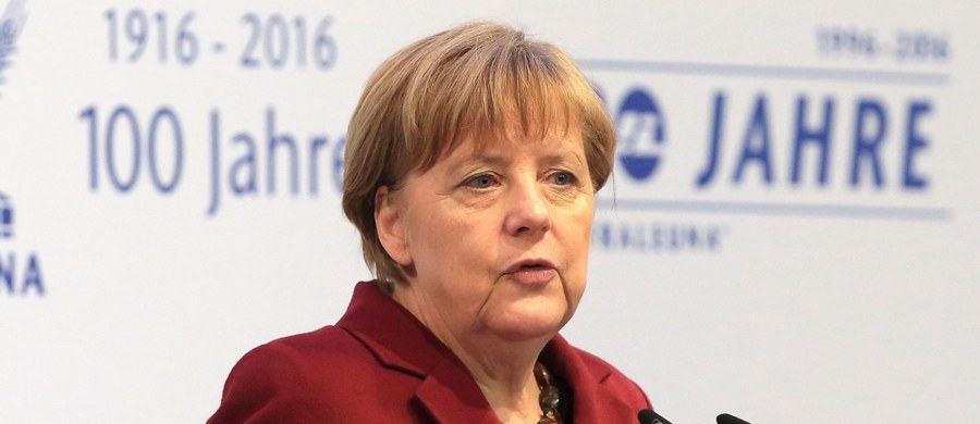 Kanclerz Angela Merkel w wywiadzie dla niedzielnego wydania gazety „Bild” powiedziała, że Niemcy nie przyjmą uchodźców, którzy koczują na granicy Grecji z Macedonią, ponieważ migranci nie mają prawa do azylu w wybranym przez siebie kraju. 