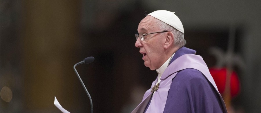 Papież Franciszek z uznaniem wypowiedział się o włoskiej inicjatywie mostu humanitarnego, dzięki któremu do Rzymu przyleciało około 100 uchodźców z Syrii. Jak dodał, ten program pomocy łączy solidarność i bezpieczeństwo.