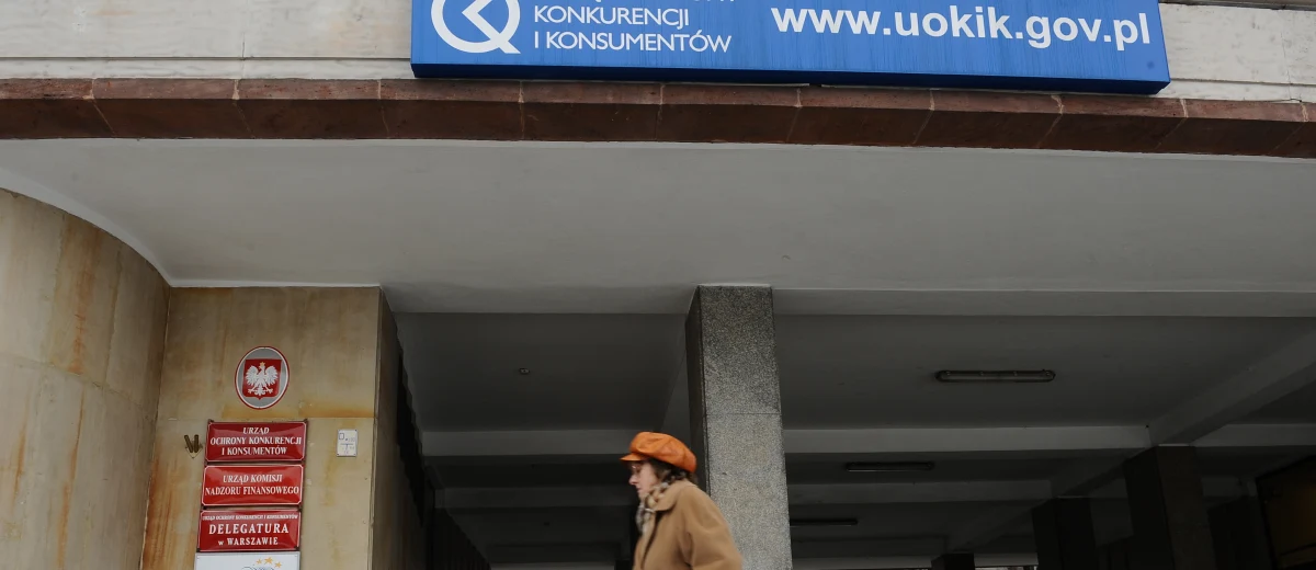 Spółka PGT, działająca pod nazwą Telefonia Polska Razem, wprowadza konsumentów w błąd - poinformował UOKiK. Z blisko 200 skarg napływających do urzędu wynika, że klienci pod wpływem błędnych informacji, zmieniają operatora i zawierają nową umowę. Oszustwo dotyka przede wszystkim osoby starsze i rodziny.