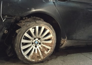 Wypadek limuzyny prezydenta Dudy. Biegli pobrali już próbki z koła auta