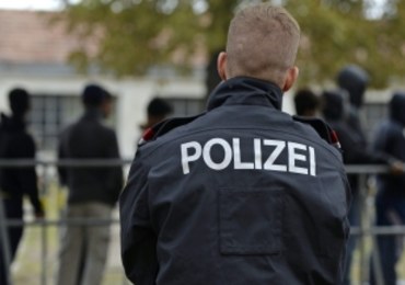 Austria: Nastoletni uchodźca zgwałcił 52-latkę. Wpadł, bo zostawił jej swój numer telefonu