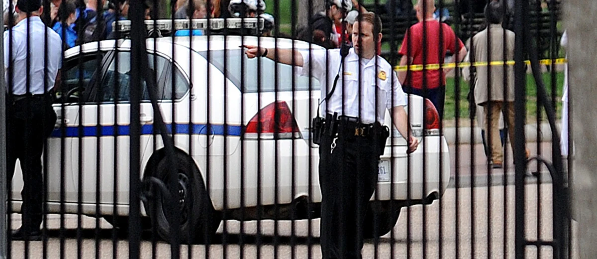 Pięć osób zginęło, a trzy zostały ranne w strzelaninie w okolicach Pittsburgha, w stanie Pensylwania w USA. Napastnicy wciąż są na wolności. 