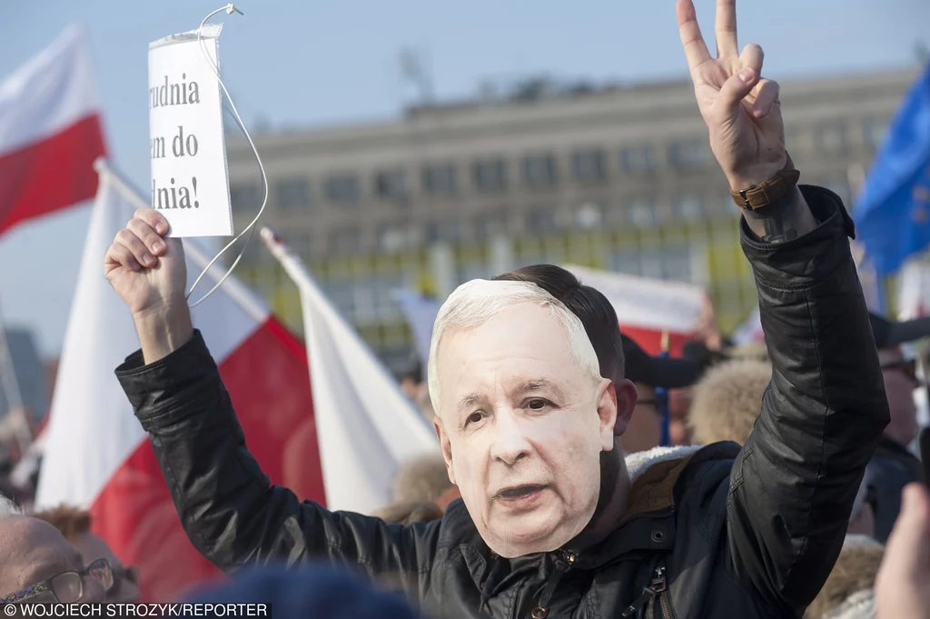 KOD nie odpuszcza PiS-owi, Jarosław Kaczyński nie pozostaje mu dłużny