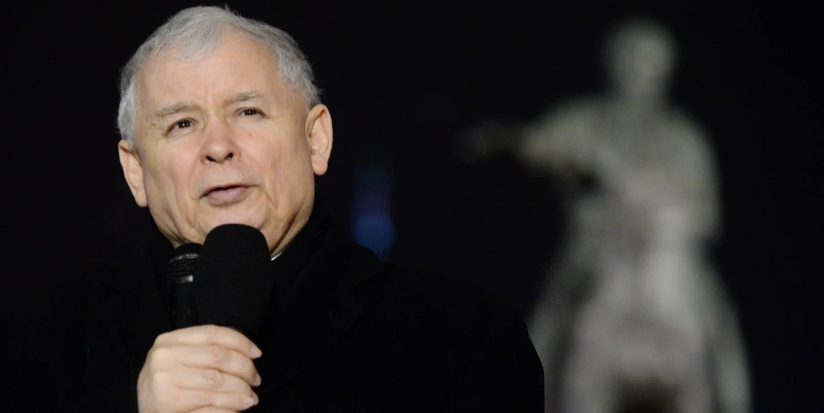 "Wydaje się, że jesteśmy coraz bliżej zwycięskiego końca naszej drogi, ale to nie oznacza, że wszystko jest już załatwione" - mówił Jarosław Kaczyński przed Pałacem Prezydenckim w miesięcznicę katastrofy smoleńskiej. "Diabeł nie śpi i często przeszkadza w najlepszych przedsięwzięciach" - ostrzegł. 